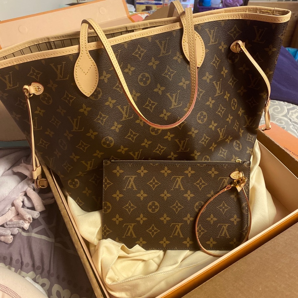 Louis Vuitton Neverfull MM NEVER USED in box